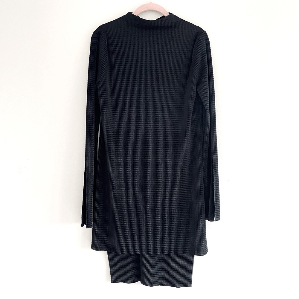 Flowy High Low Long Sleeve Tunic with Tie Up Chinese Keyhole Collar at the Back